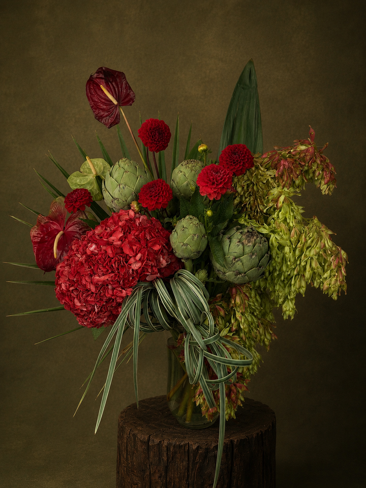 Vivid & Bold Arrangements	( Crimson )